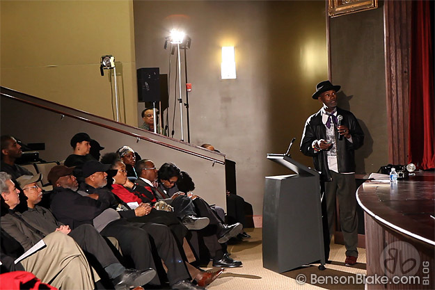 Roy Lewis presenting his image portfolio