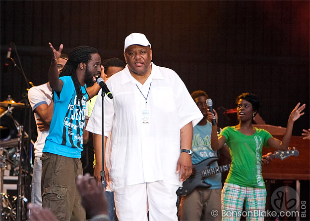 Tye Tribbett singing Happy Birthday to Ed Stephens Tye Tribbett singing Happy Birthday to Ed Stephens