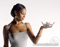 Shannon Cooper, Miss Hampton University 2008-2009 - holding her crown